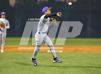 Thumbnail 3 in Lennard @ Sumner photogallery.