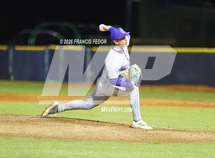 Thumbnail 2 in Lennard @ Sumner photogallery.