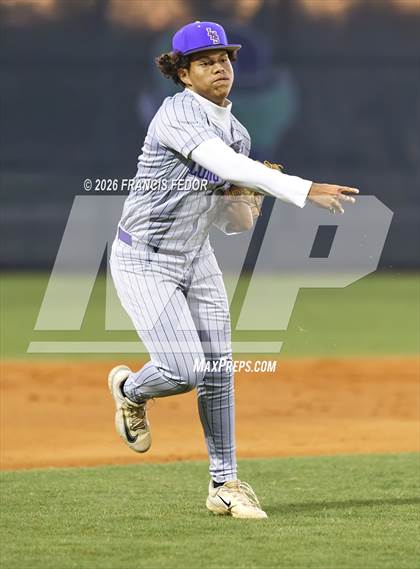 Thumbnail 3 in Lennard @ Sumner photogallery.