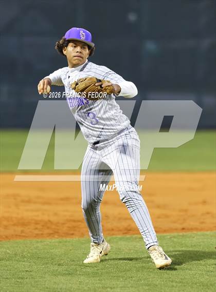 Thumbnail 3 in Lennard @ Sumner photogallery.