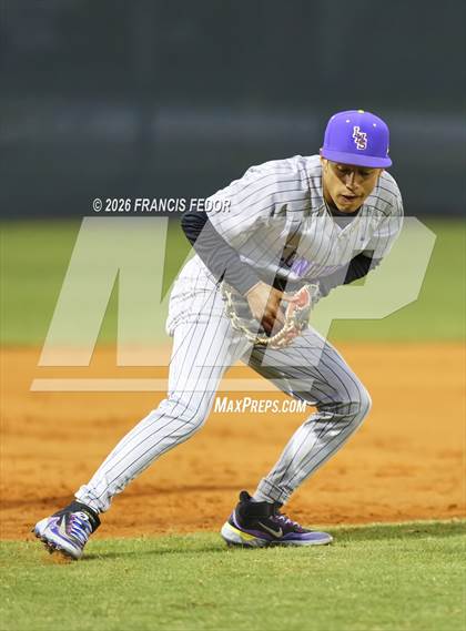 Thumbnail 1 in Lennard @ Sumner photogallery.