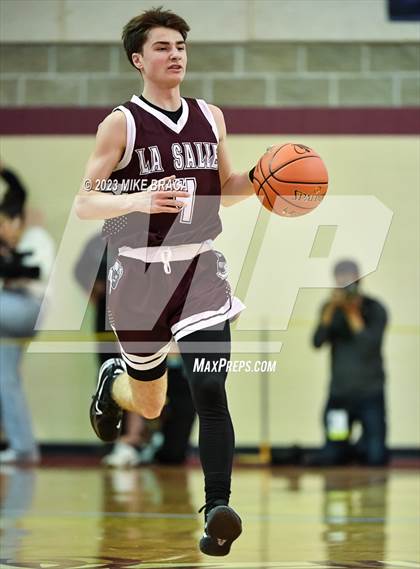 Thumbnail 3 in Bishop Hendricken vs. La Salle Academy (RIIL Division 1 Final) photogallery.