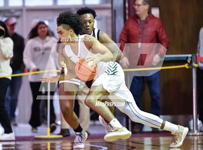 Thumbnail 2 in Bishop Hendricken vs. La Salle Academy (RIIL Division 1 Final) photogallery.