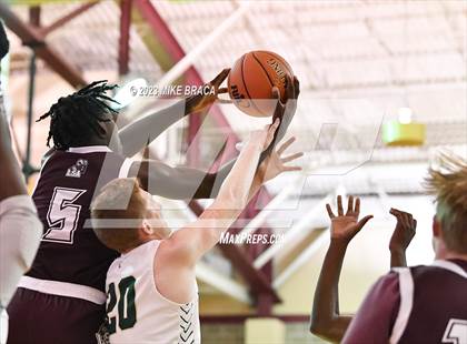 Thumbnail 2 in Bishop Hendricken vs. La Salle Academy (RIIL Division 1 Final) photogallery.