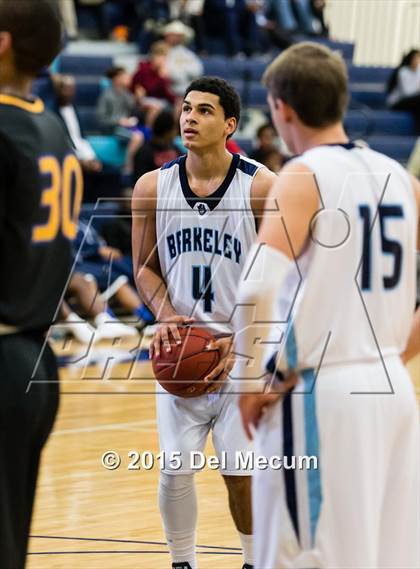 Thumbnail 2 in Simeon vs. Berkeley Prep photogallery.