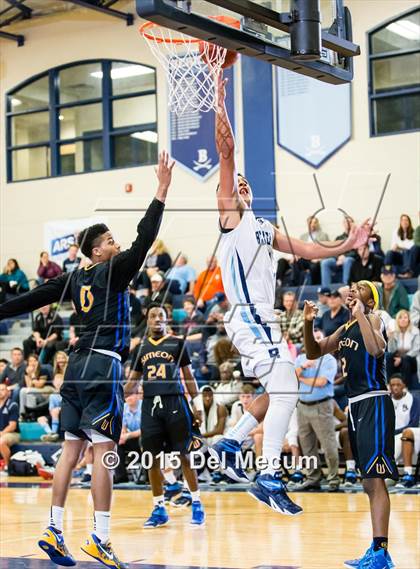 Thumbnail 3 in Simeon vs. Berkeley Prep photogallery.