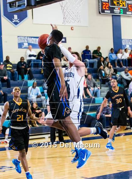 Thumbnail 2 in Simeon vs. Berkeley Prep photogallery.