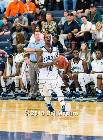Thumbnail 2 in Simeon vs. Berkeley Prep photogallery.
