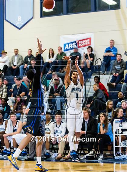 Thumbnail 1 in Simeon vs. Berkeley Prep photogallery.