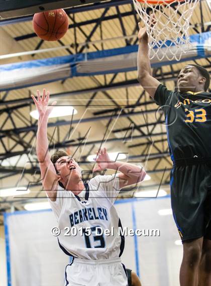 Thumbnail 3 in Simeon vs. Berkeley Prep photogallery.