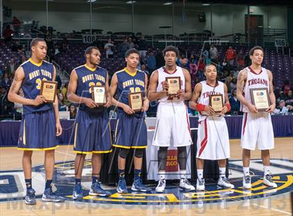 Thumbnail 1 in Mount Tabor vs Olympic (NCHSAA 4A Western Regional Final) photogallery.