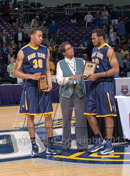 Thumbnail 3 in Mount Tabor vs Olympic (NCHSAA 4A Western Regional Final) photogallery.