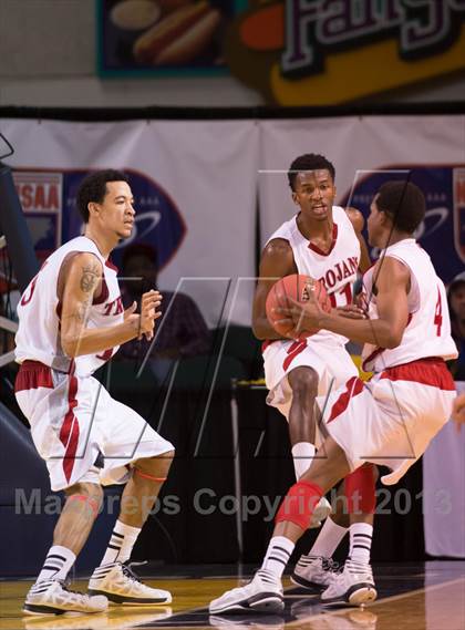 Thumbnail 3 in Mount Tabor vs Olympic (NCHSAA 4A Western Regional Final) photogallery.