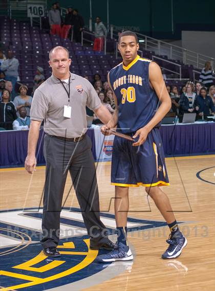 Thumbnail 2 in Mount Tabor vs Olympic (NCHSAA 4A Western Regional Final) photogallery.