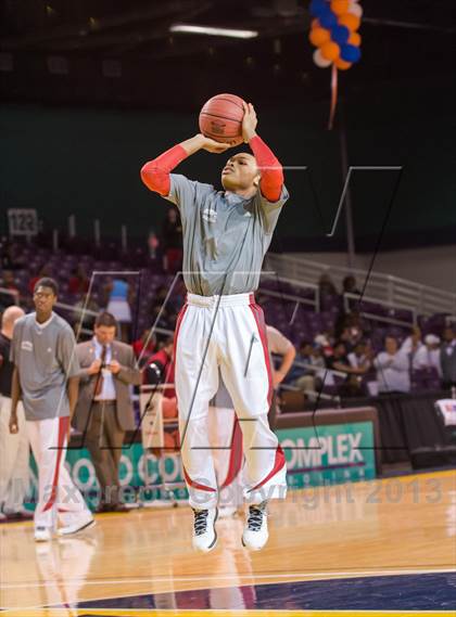 Thumbnail 2 in Mount Tabor vs Olympic (NCHSAA 4A Western Regional Final) photogallery.