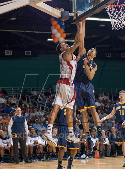 Thumbnail 3 in Mount Tabor vs Olympic (NCHSAA 4A Western Regional Final) photogallery.