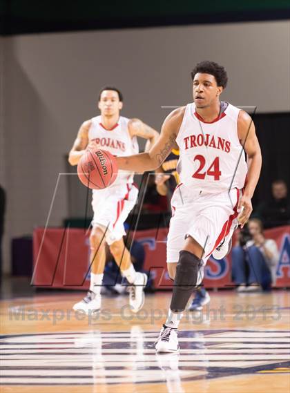 Thumbnail 2 in Mount Tabor vs Olympic (NCHSAA 4A Western Regional Final) photogallery.