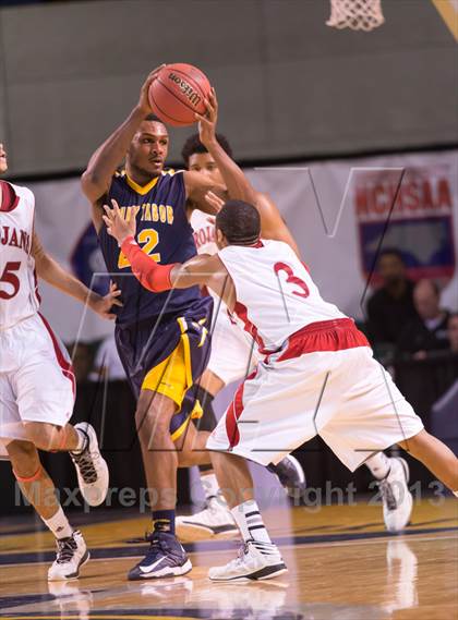 Thumbnail 3 in Mount Tabor vs Olympic (NCHSAA 4A Western Regional Final) photogallery.