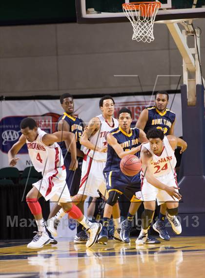 Thumbnail 3 in Mount Tabor vs Olympic (NCHSAA 4A Western Regional Final) photogallery.