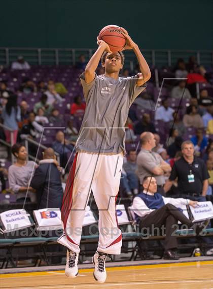 Thumbnail 3 in Mount Tabor vs Olympic (NCHSAA 4A Western Regional Final) photogallery.