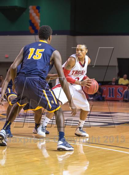 Thumbnail 1 in Mount Tabor vs Olympic (NCHSAA 4A Western Regional Final) photogallery.