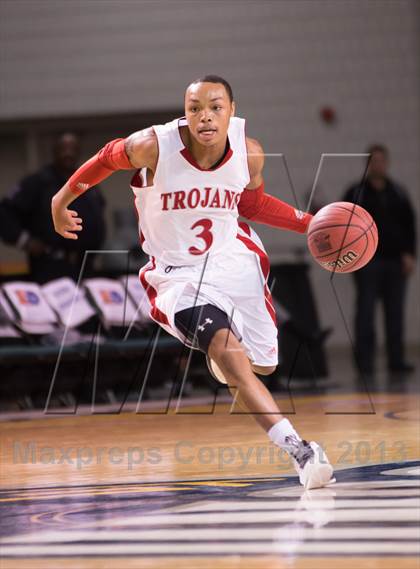 Thumbnail 1 in Mount Tabor vs Olympic (NCHSAA 4A Western Regional Final) photogallery.