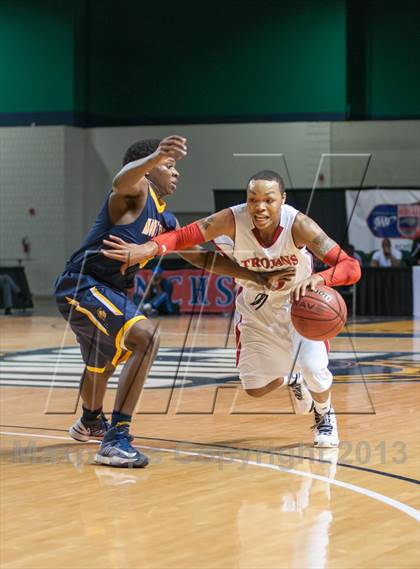 Thumbnail 1 in Mount Tabor vs Olympic (NCHSAA 4A Western Regional Final) photogallery.
