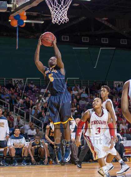 Thumbnail 1 in Mount Tabor vs Olympic (NCHSAA 4A Western Regional Final) photogallery.