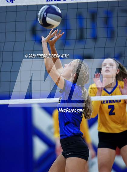Thumbnail 2 in Leonard @ Gunter photogallery.