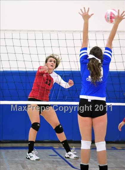 Thumbnail 2 in Warner Christian vs. Lake Worth Christian photogallery.