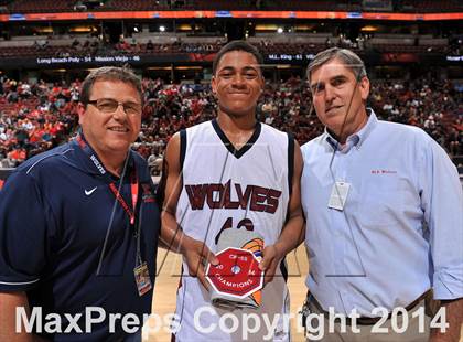 Thumbnail 1 in Villa Park vs. King (CIF SS 1A Final) photogallery.