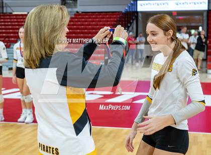Thumbnail 2 in Polk County vs Perquimans (NCHSAA 1A Final - Awards) photogallery.