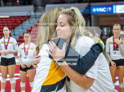 Thumbnail 2 in Polk County vs Perquimans (NCHSAA 1A Final - Awards) photogallery.