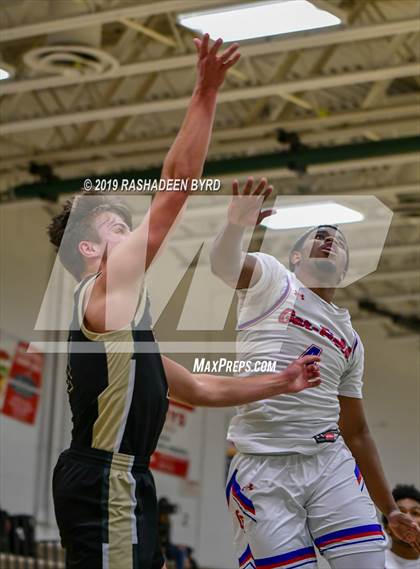 Thumbnail 2 in Freedom vs. Gar-Field (Joe Cascio Boys & Girls Holiday Basketball Tournament) photogallery.