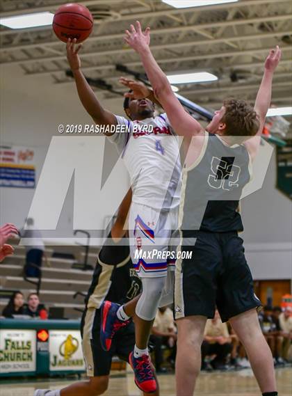 Thumbnail 2 in Freedom vs. Gar-Field (Joe Cascio Boys & Girls Holiday Basketball Tournament) photogallery.