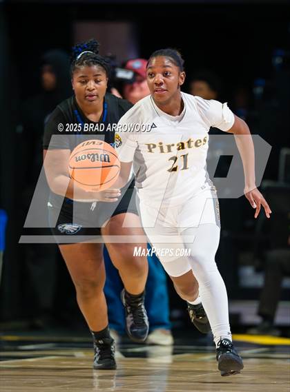 Thumbnail 3 in East Bladen vs Perquimans (NCHSAA 1A Regional Final) photogallery.