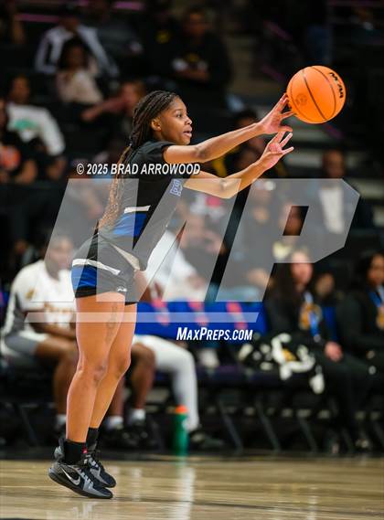 Thumbnail 2 in East Bladen vs Perquimans (NCHSAA 1A Regional Final) photogallery.