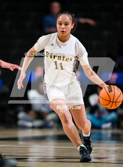 Thumbnail 1 in East Bladen vs Perquimans (NCHSAA 1A Regional Final) photogallery.