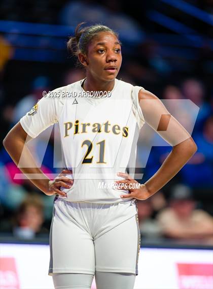 Thumbnail 2 in East Bladen vs Perquimans (NCHSAA 1A Regional Final) photogallery.