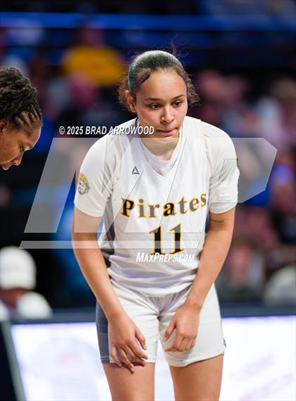 Thumbnail 3 in East Bladen vs Perquimans (NCHSAA 1A Regional Final) photogallery.