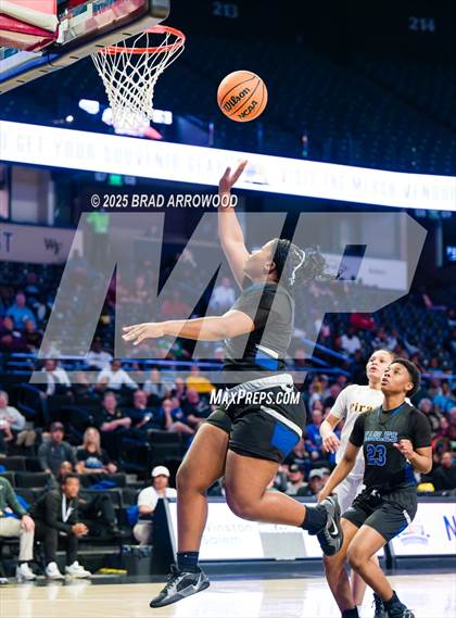 Thumbnail 2 in East Bladen vs Perquimans (NCHSAA 1A Regional Final) photogallery.