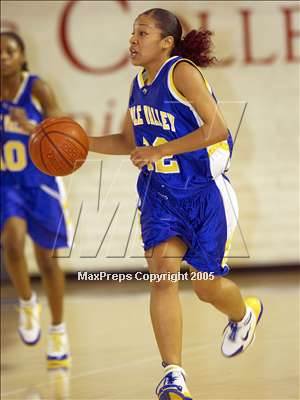Thumbnail 3 in Carondelet vs Pinole Valley (D2 Sec. Final) photogallery.