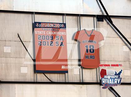 Thumbnail 3 in Hendersonville @ Beech (2016 MaxPreps Rivalry Series)  photogallery.