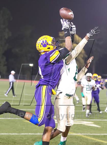 Thumbnail 2 in Karr vs. Crowley (LHSAA Division 4A Round 2) photogallery.