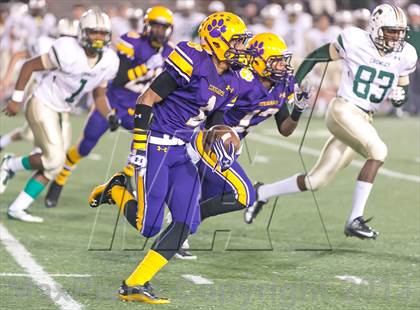 Thumbnail 2 in Karr vs. Crowley (LHSAA Division 4A Round 2) photogallery.