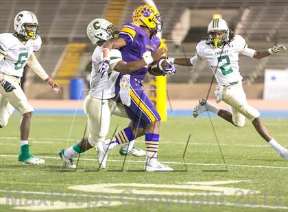 Thumbnail 2 in Karr vs. Crowley (LHSAA Division 4A Round 2) photogallery.