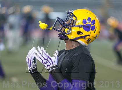 Thumbnail 1 in Karr vs. Crowley (LHSAA Division 4A Round 2) photogallery.