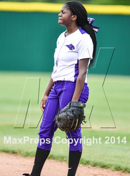 Thumbnail 2 in Wylie vs Hallsville (UIL 4A Regional Quarterfinal Playoff) photogallery.
