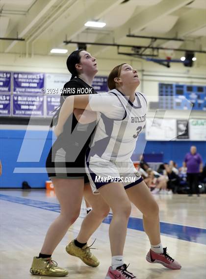 Thumbnail 2 in Mountain View vs Queen Creek (Inferno Invitational) photogallery.