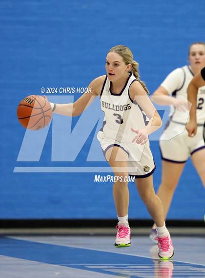 Thumbnail 1 in Mountain View vs Queen Creek (Inferno Invitational) photogallery.